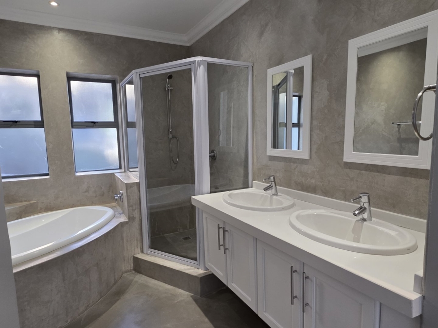 3 Bedroom Property for Sale in Wilderness Central Western Cape